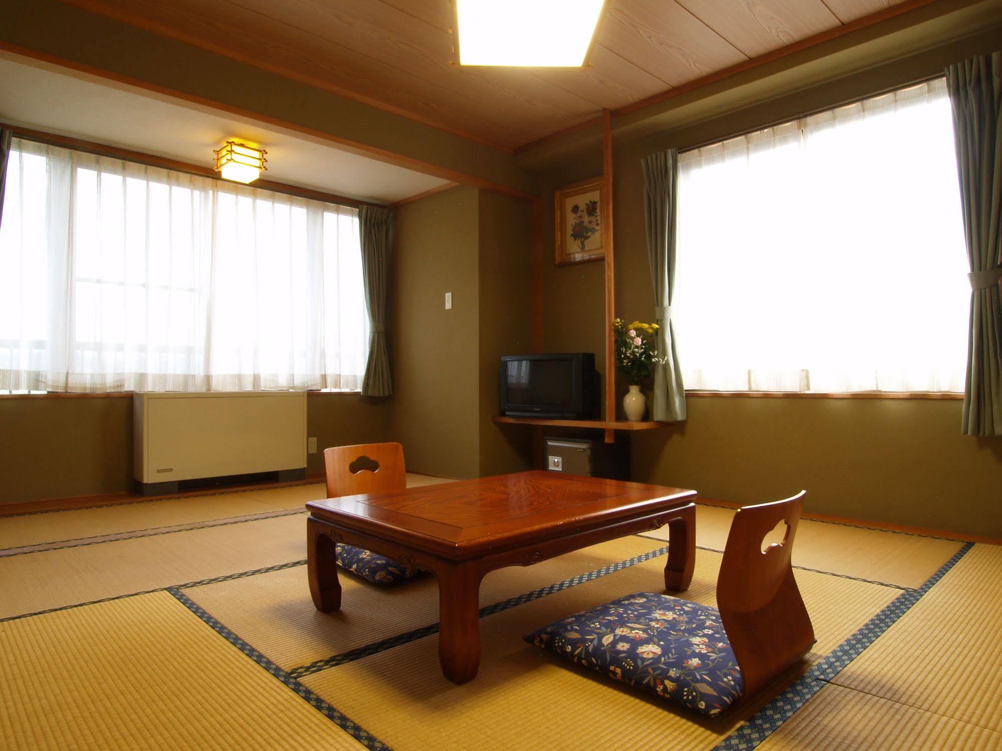 Central Inn Hakuba Eksteriør billede